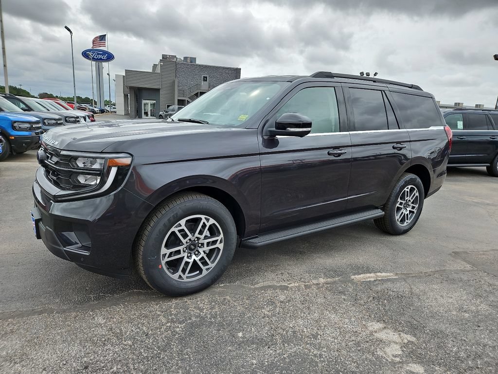 New 2026 Ford Expedition Active RWD image 5