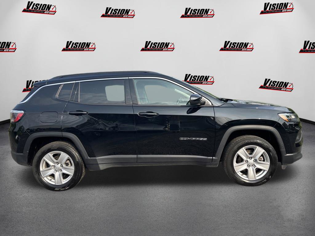 Used 2022 Jeep Compass Latitude w/ Convenience Group AWD/4WD image 4