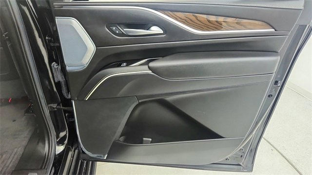 Used 2023 Cadillac Escalade ESV Sport Platinum w/ LPO, ONYX Package image 29