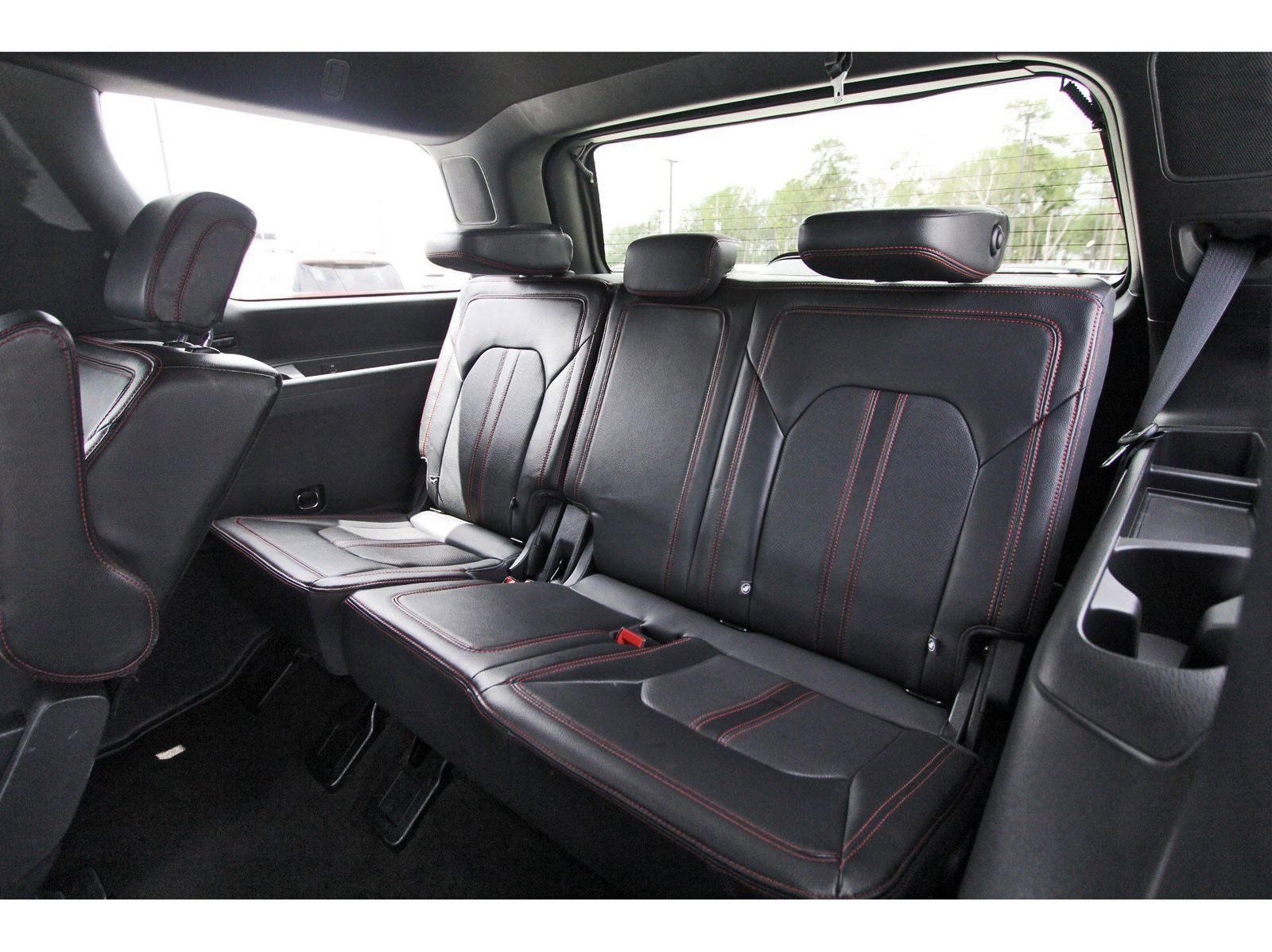 Used 2023 Ford Expedition Limited image 11