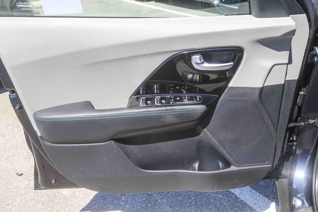 Used 2019 Kia Niro EX image 21