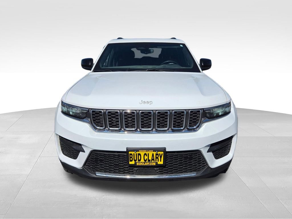 Used 2024 Jeep Grand Cherokee Laredo X w/ Trailer Tow Package AWD/4WD image 9