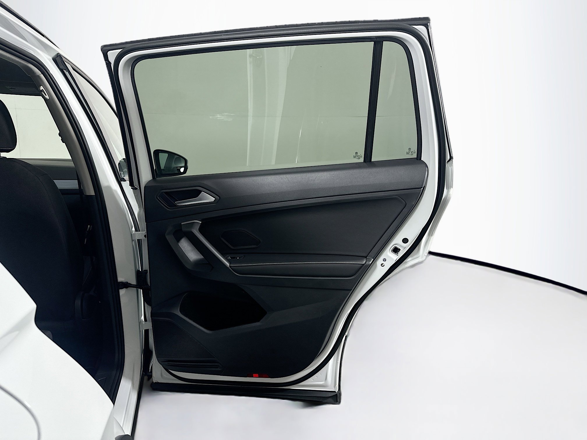 Used 2024 Volkswagen Tiguan S image 28