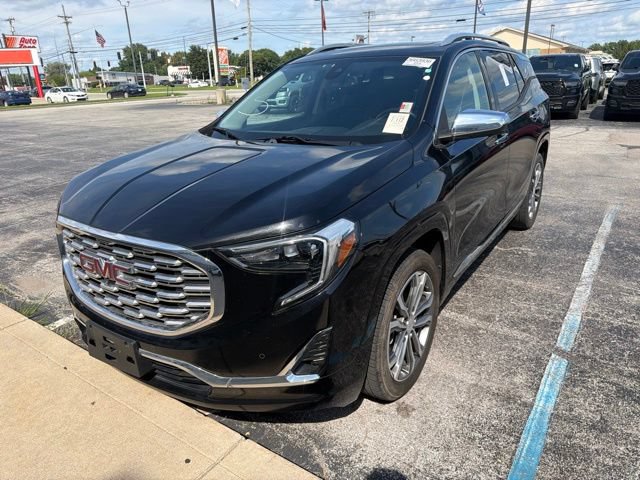 Used 2020 GMC Terrain Denali w/ Denali Premium Package AWD/4WD image 2