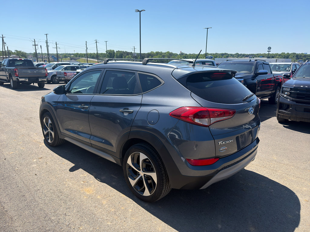 Used 2017 Hyundai Tucson Sport FWD image 2