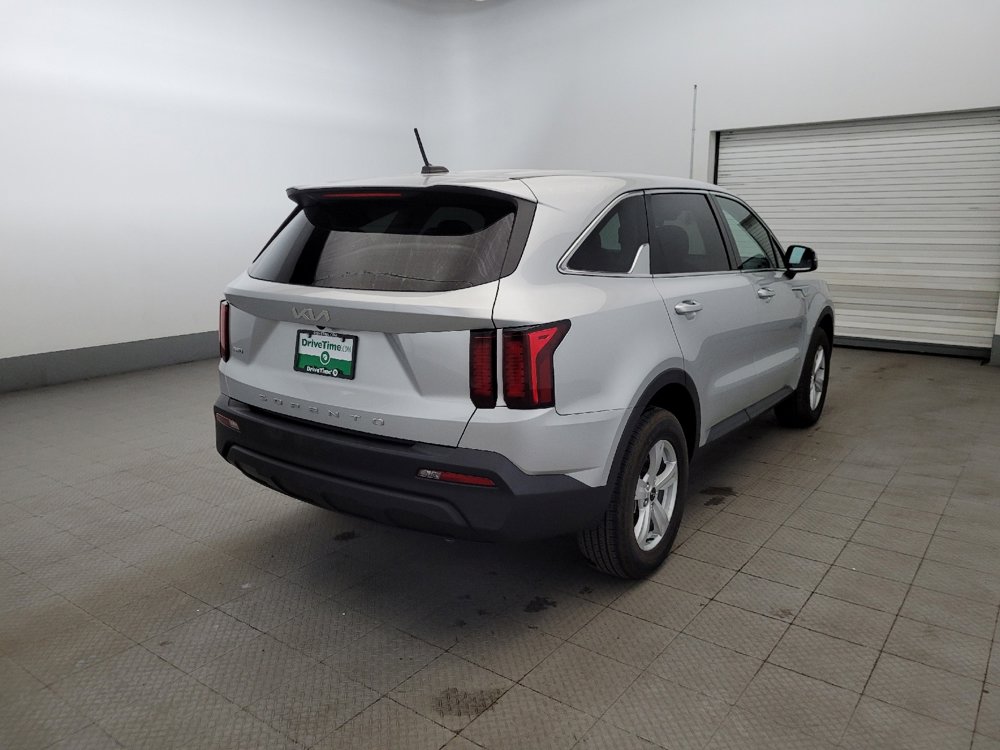 Used 2022 Kia Sorento LX image 9