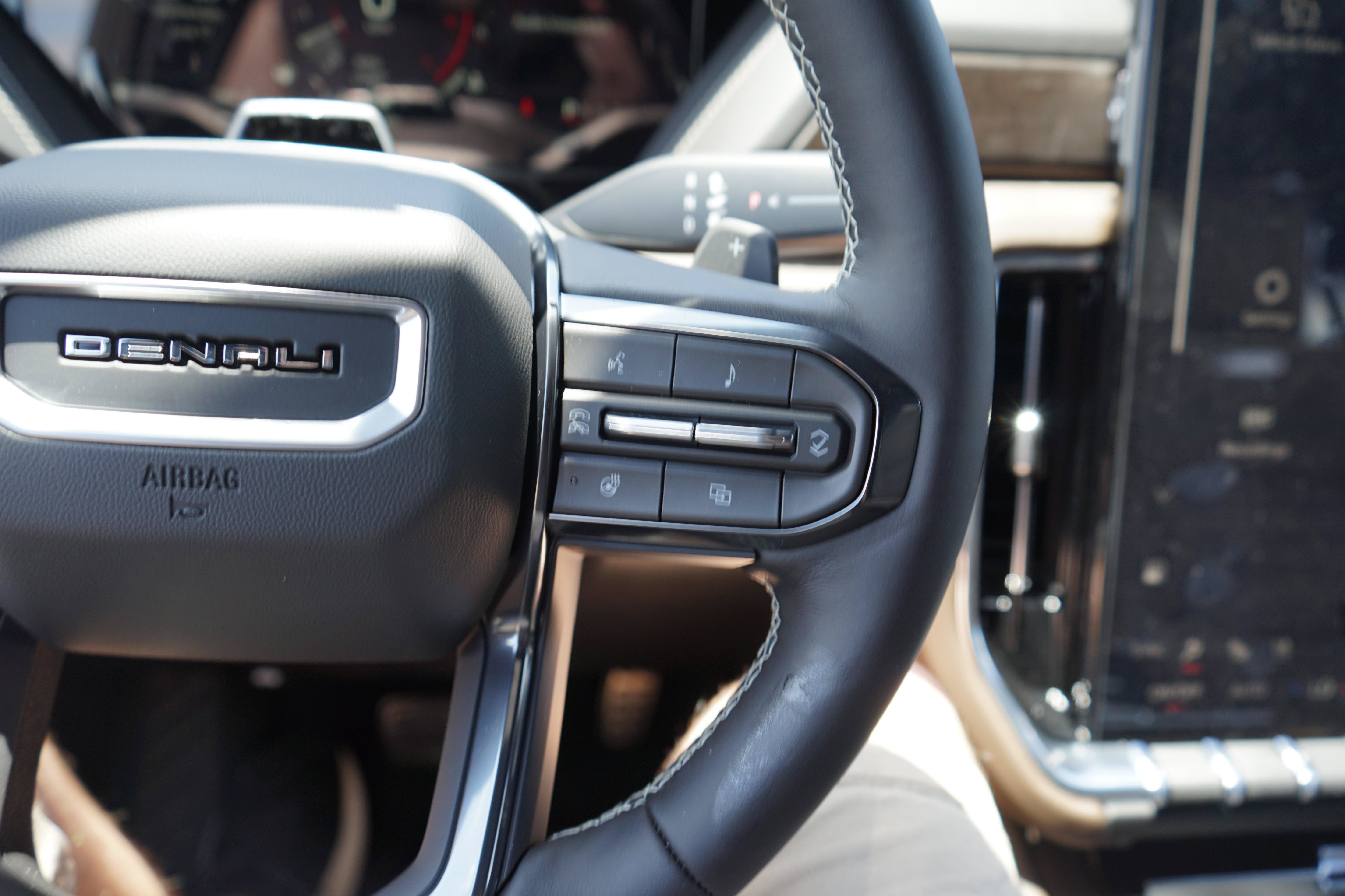 New 2026 GMC Yukon Denali Ultimate AWD/4WD image 12