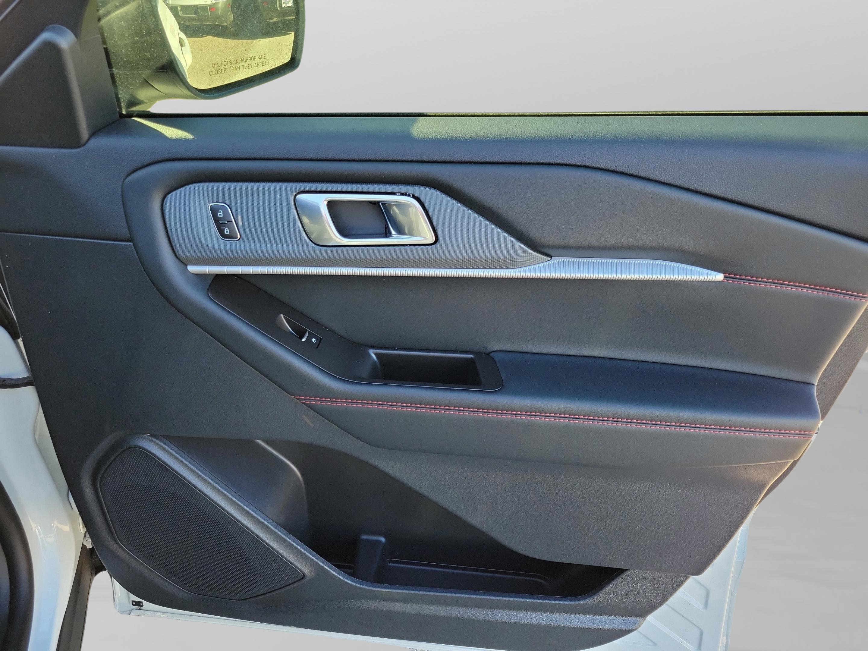 New 2025 Ford Explorer ST-Line w/ Premium Package image 30