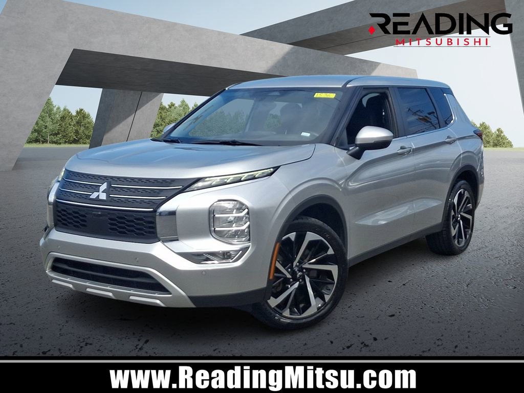 Used 2024 Mitsubishi Outlander SE Black Edition