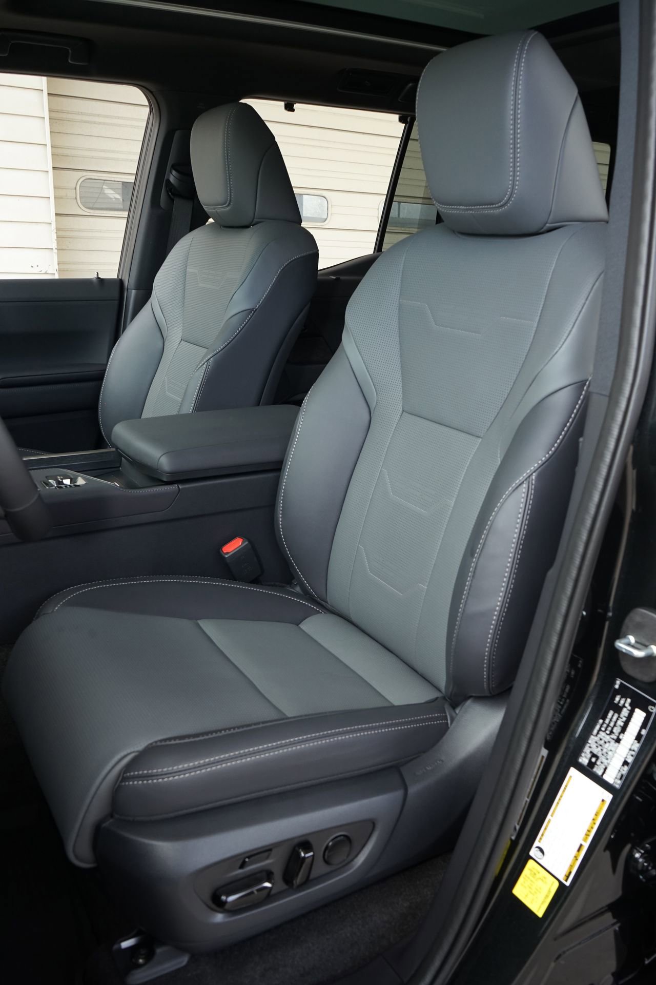 Used 2025 Lexus GX 550 Luxury+ w/ Accessory Package (2T) image 10