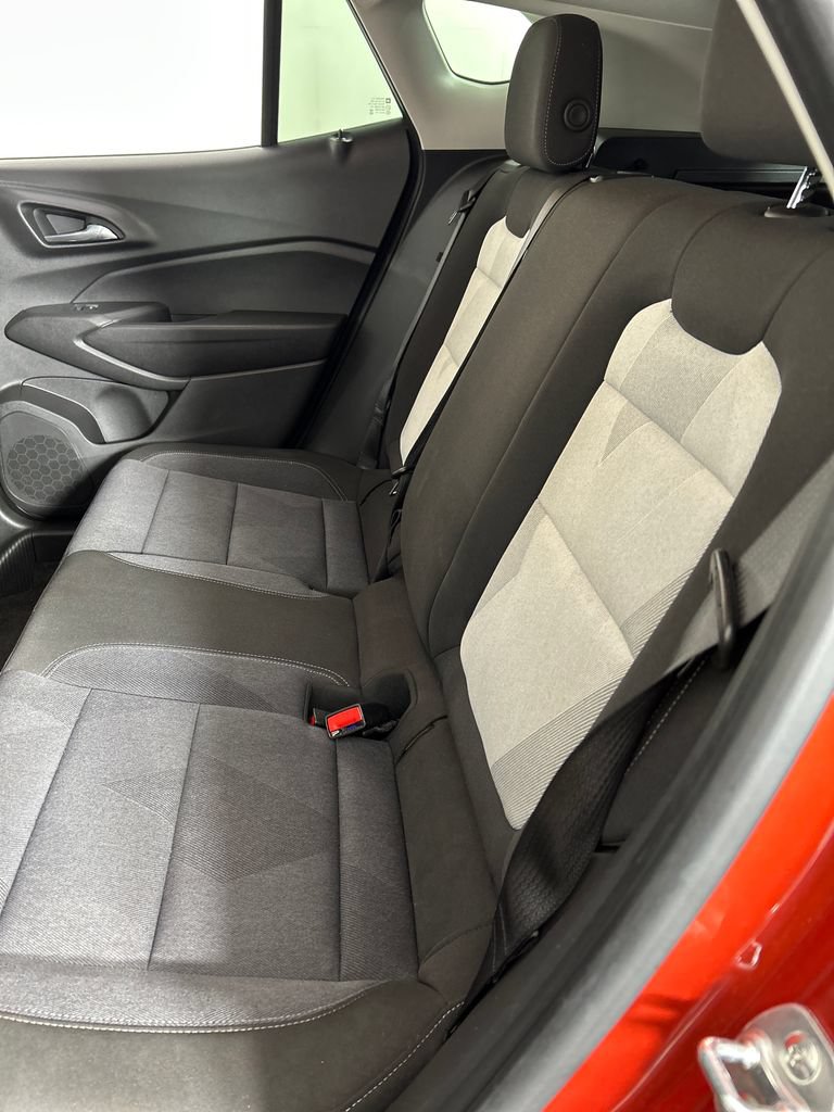 Used 2024 Chevrolet Trax LS w/ Driver Confidence Package FWD image 17