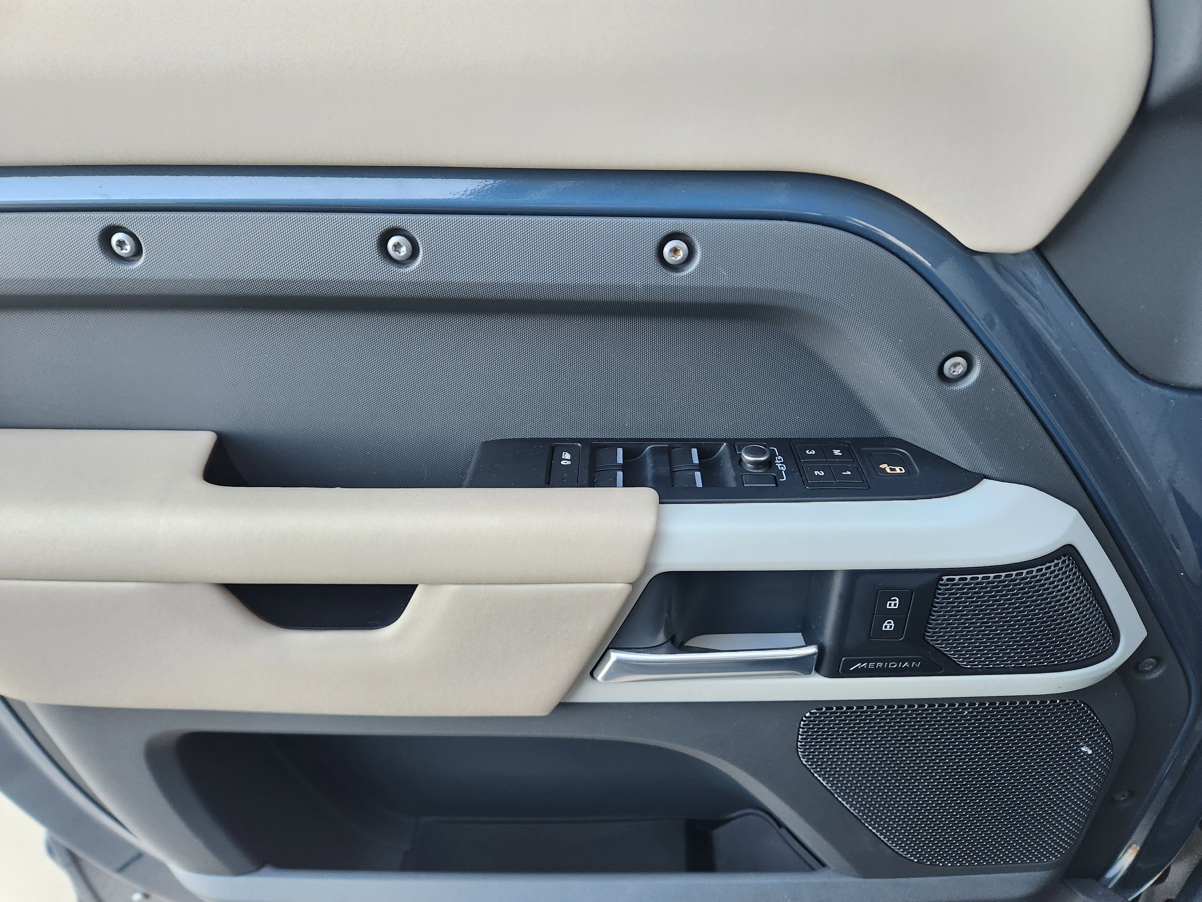 Used 2021 Land Rover Defender 110 SE image 23