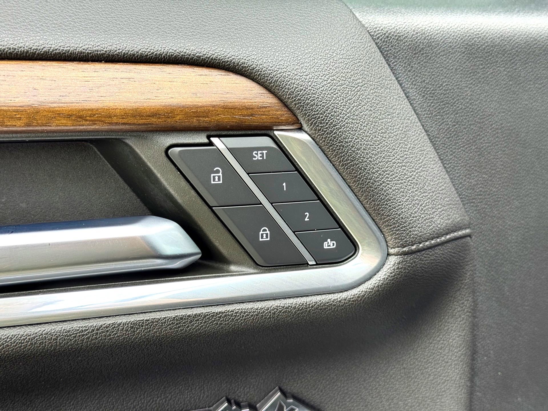 Used 2023 Chevrolet Silverado 1500 High Country w/ High Country Premium Package image 17