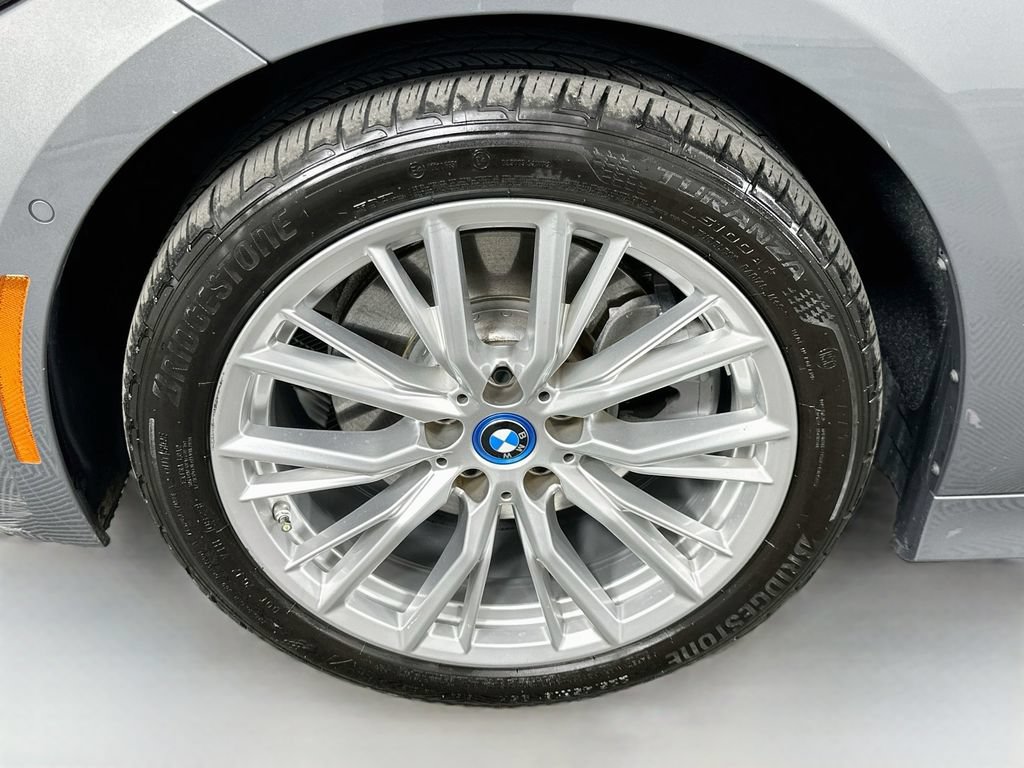 Certified 2024 BMW 330e w/ Premium Package RWD image 32