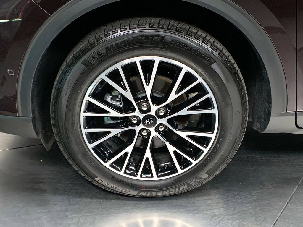 New 2023 Ford Escape SE w/ PHEV Premium Package FWD image 12