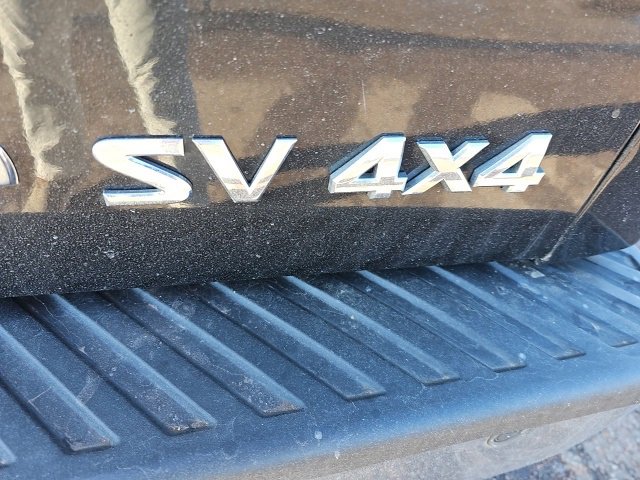 Used 2015 Nissan Titan SV w/ SV Value Truck Package image 8