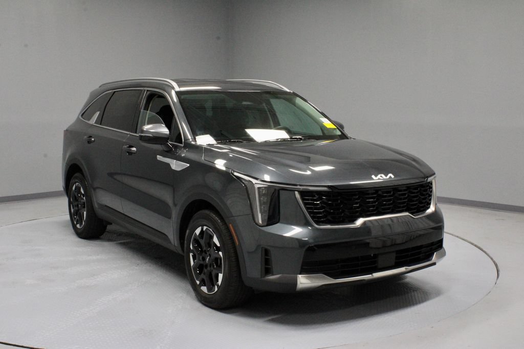 Used 2024 Kia Sorento S FWD image 1