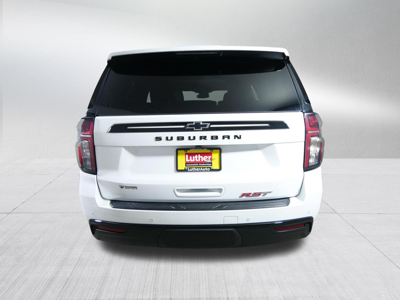 Used 2024 Chevrolet Suburban RST w/ Luxury Package AWD/4WD image 6