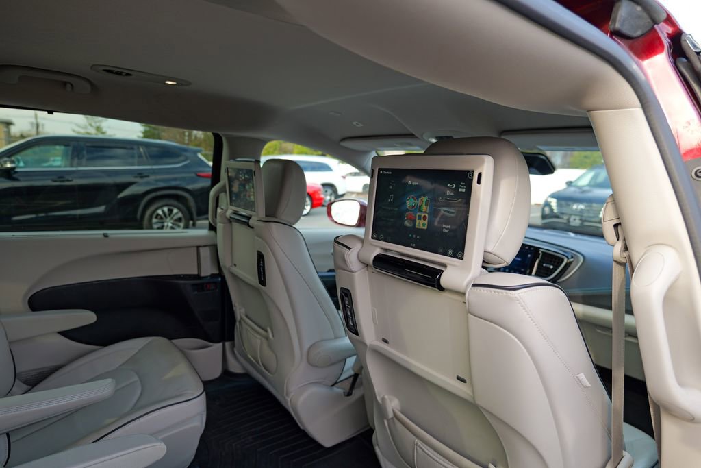 Used 2018 Chrysler Pacifica Limited w/ Advanced Safetytec Group image 32