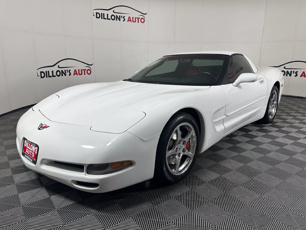 Used 2004 Chevrolet Corvette Coupe w/ Roof Package RWD image 2