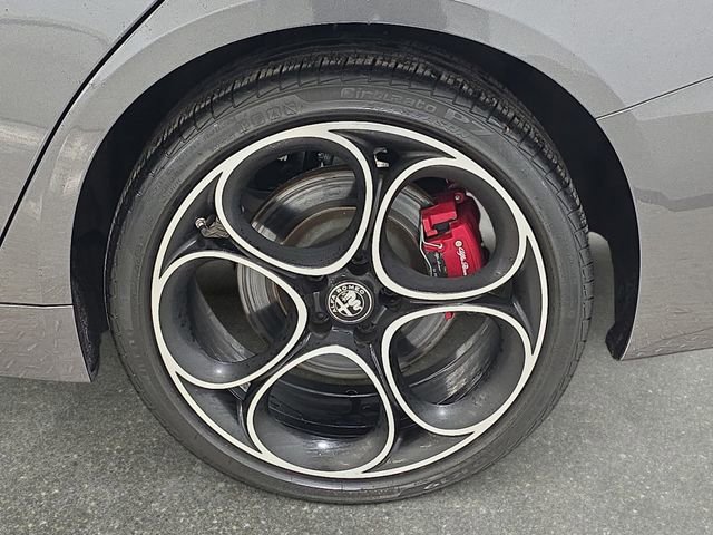Used 2024 Alfa Romeo Giulia Veloce image 31