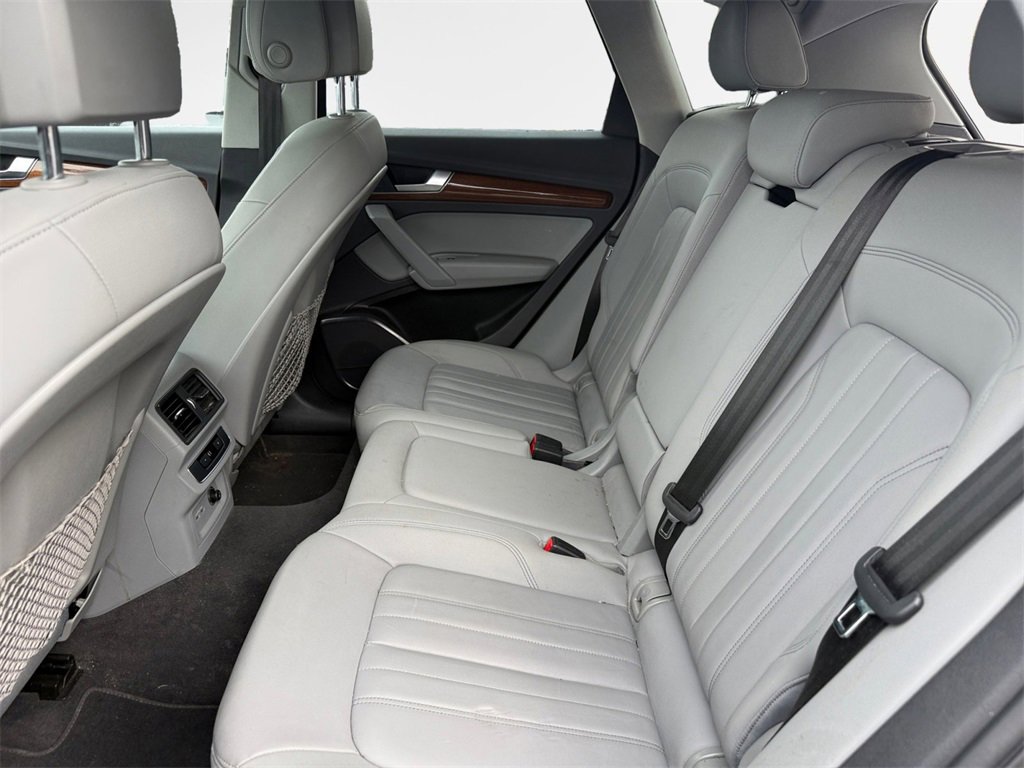Used 2022 Audi Q5 2.0T Premium w/ Convenience Package image 24
