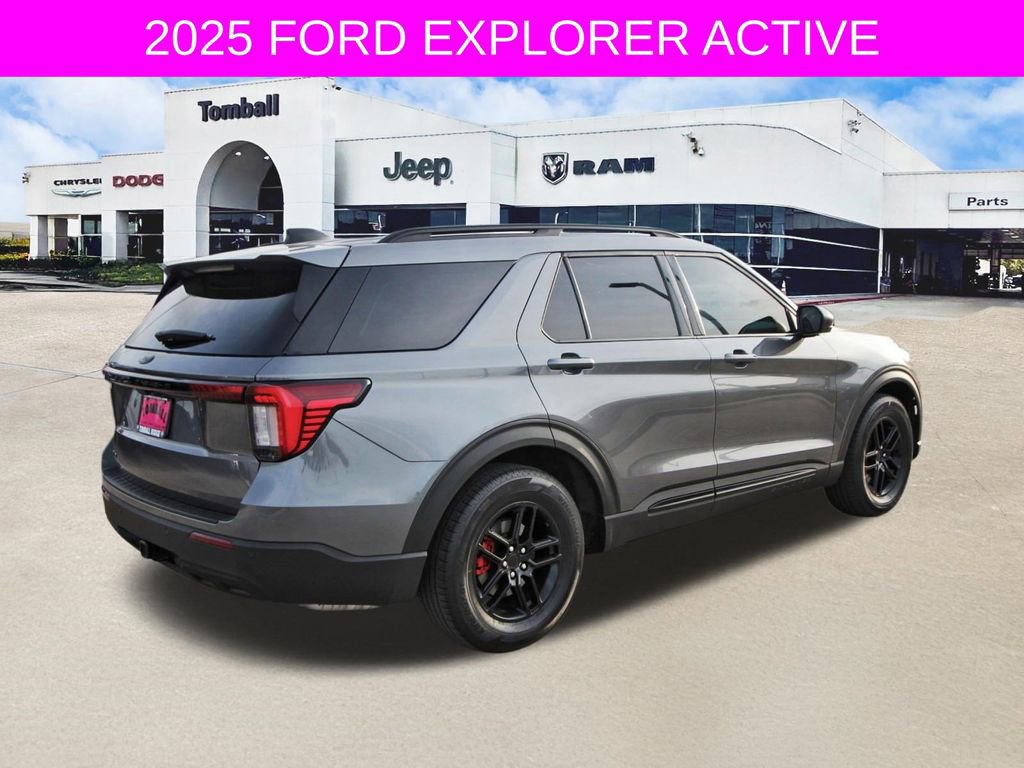 Used 2025 Ford Explorer Active RWD image 6
