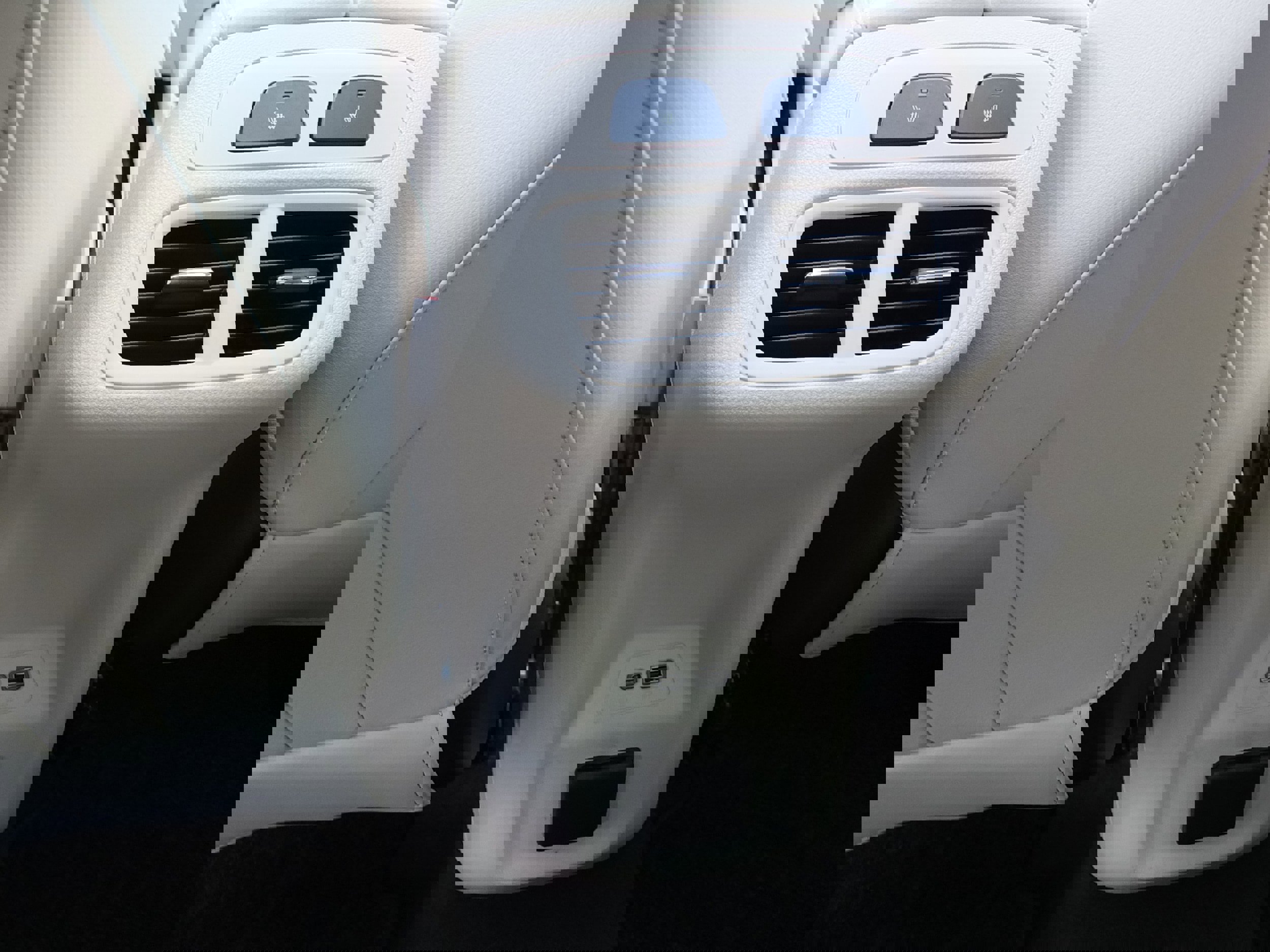 Used 2023 Buick Envision Avenir image 19