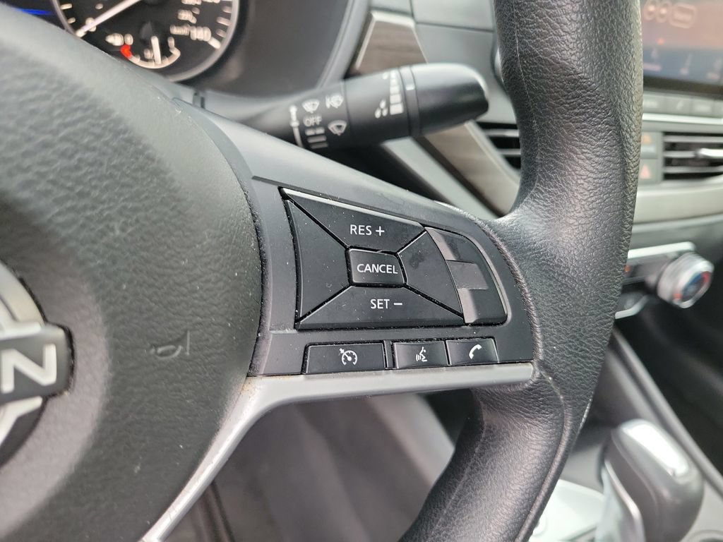 Used 2025 Nissan Altima 2.5 SV FWD image 27