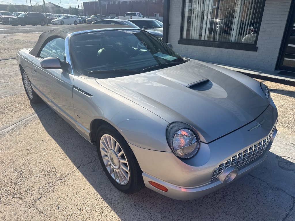 Used 2004 Ford Thunderbird RWD image 2