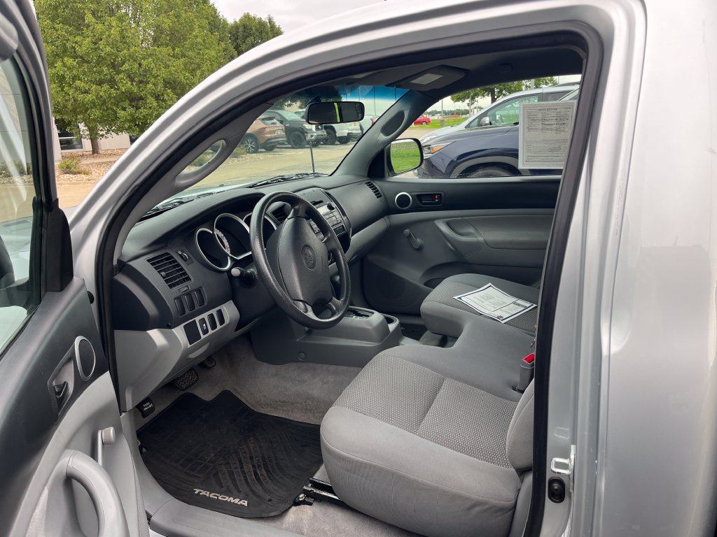 Used 2011 Toyota Tacoma 2WD Regular Cab image 14