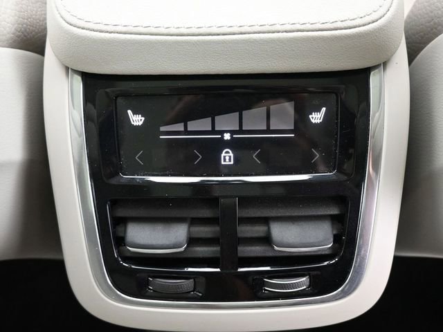 Used 2023 Volvo XC90 T8 Plus image 35