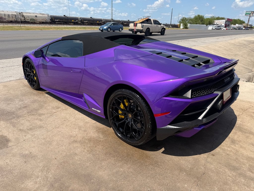 Used 2021 Lamborghini Huracan EVO RWD image 25
