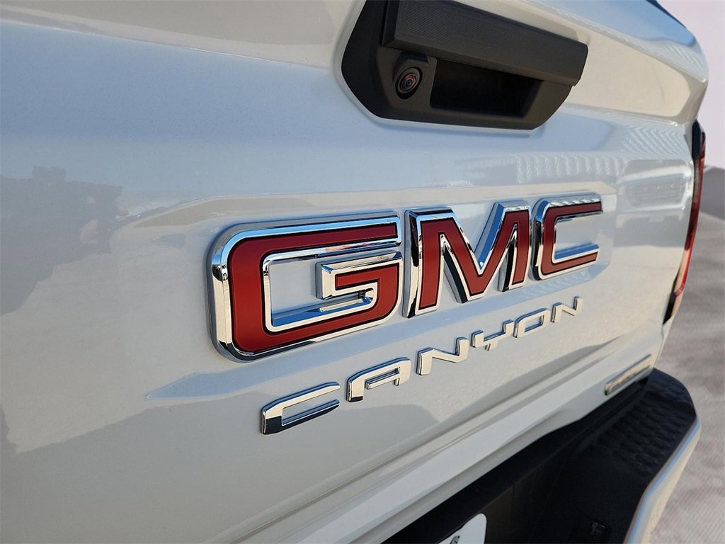 New 2026 GMC Canyon Elevation image 10