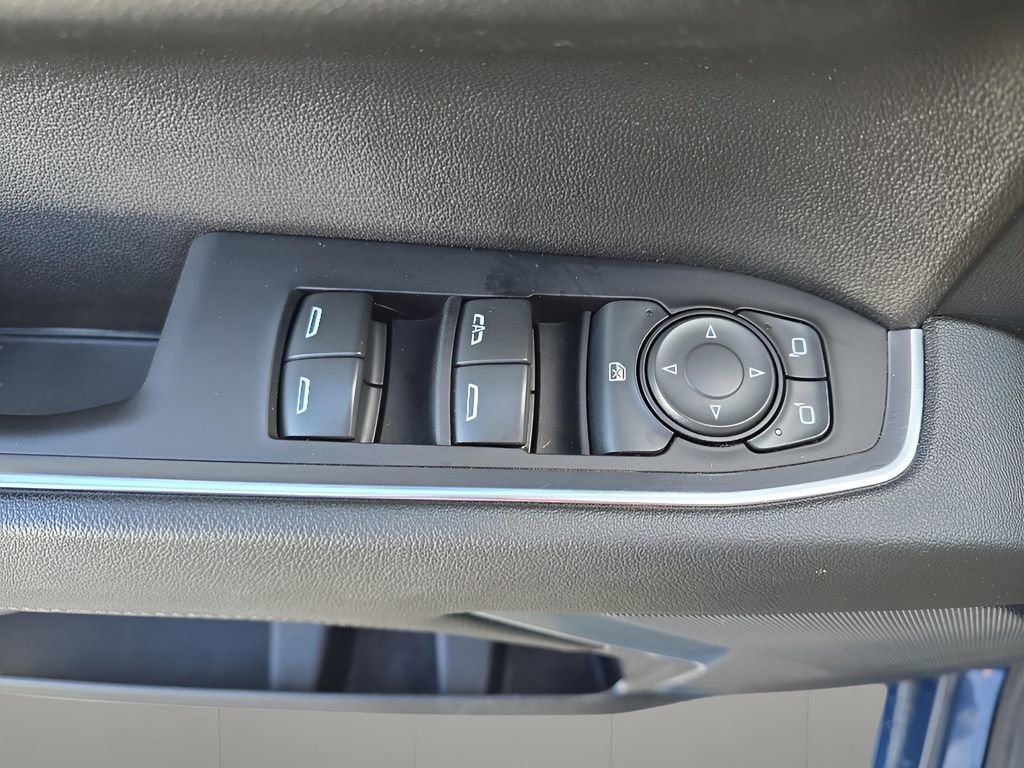 Used 2022 Chevrolet Silverado 1500 LT AWD/4WD image 11