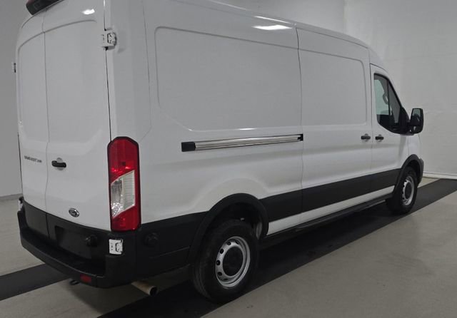 Used 2024 Ford Transit 250 148 Medium Roof RWD image 3