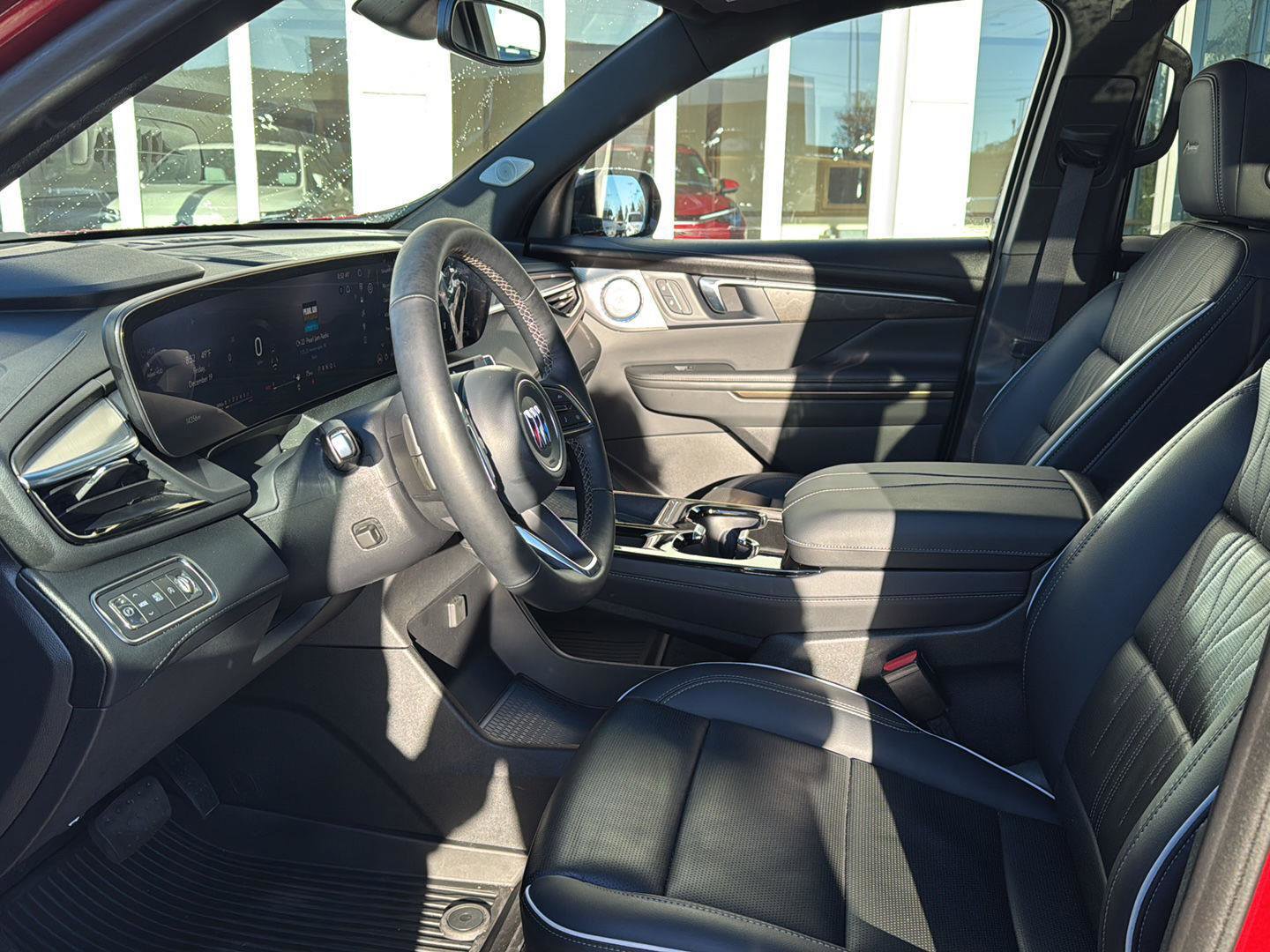 Used 2025 Buick Enclave Avenir image 8