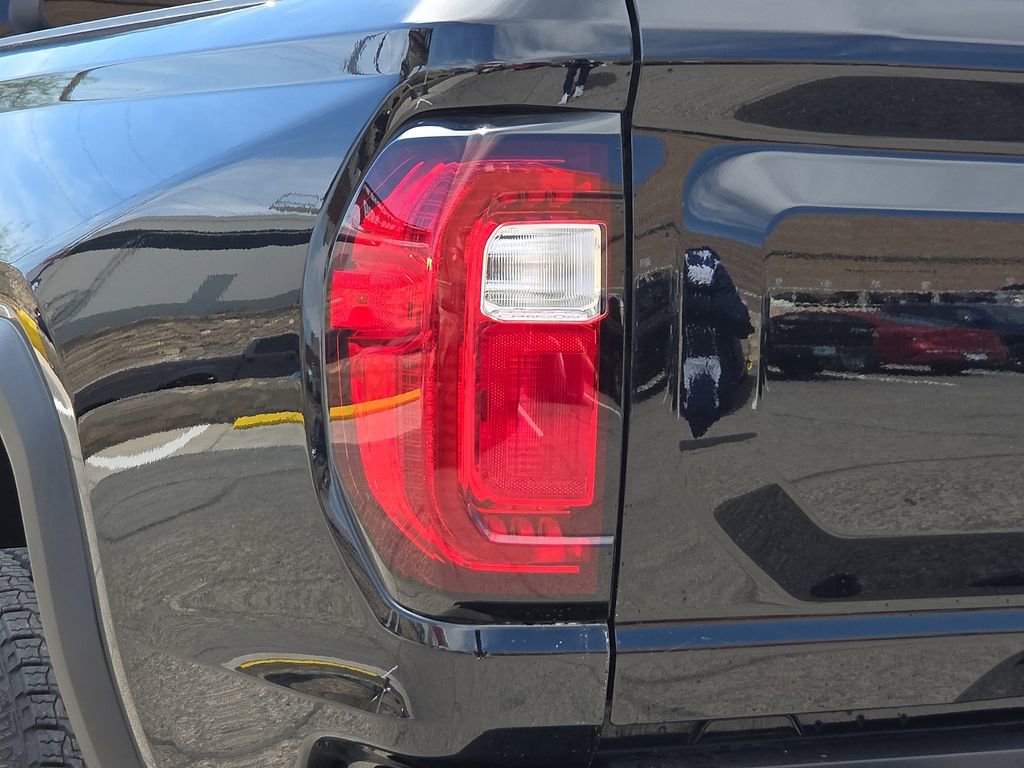 Used 2024 GMC Canyon Elevation w/ Convenience Package image 10