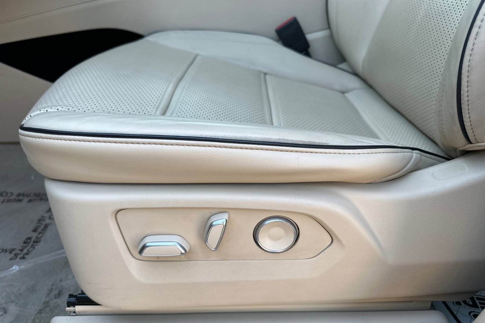 Certified 2023 Cadillac Escalade Premium Luxury w/ Performance Package image 13