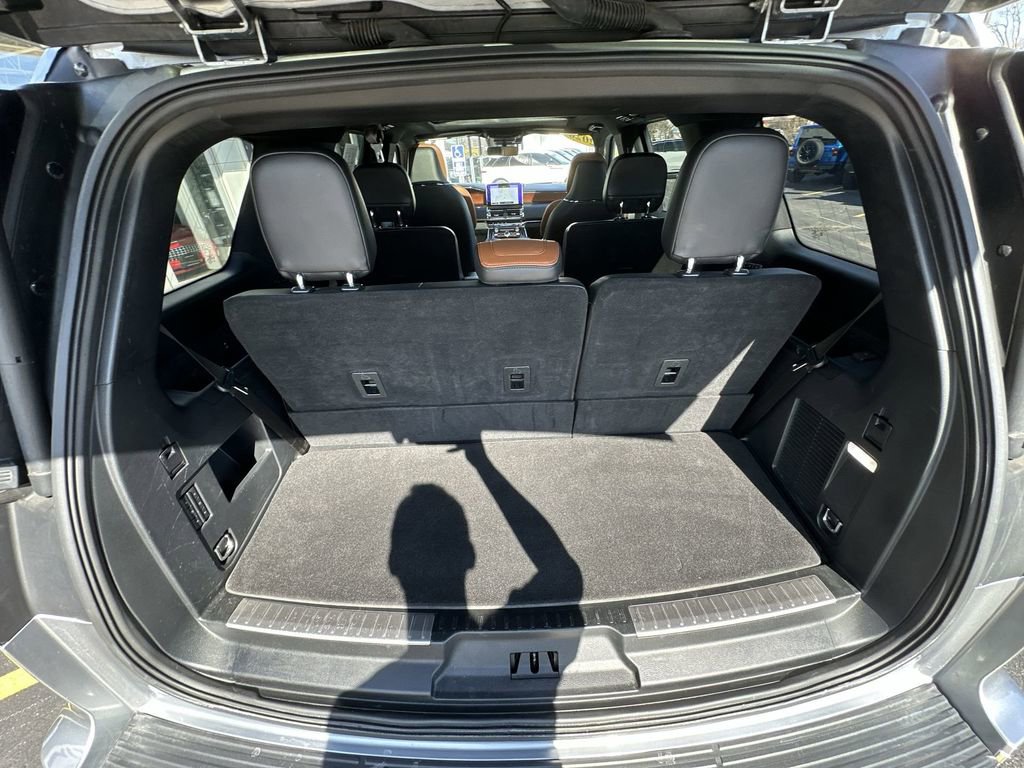 Certified 2020 Lincoln Navigator Reserve w/ Luxury Package image 22