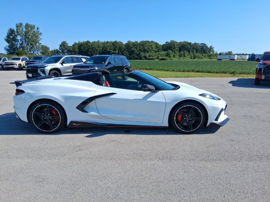 Used 2021 Chevrolet Corvette Stingray Premium Conv w/ Z51 Performance Package RWD image 6
