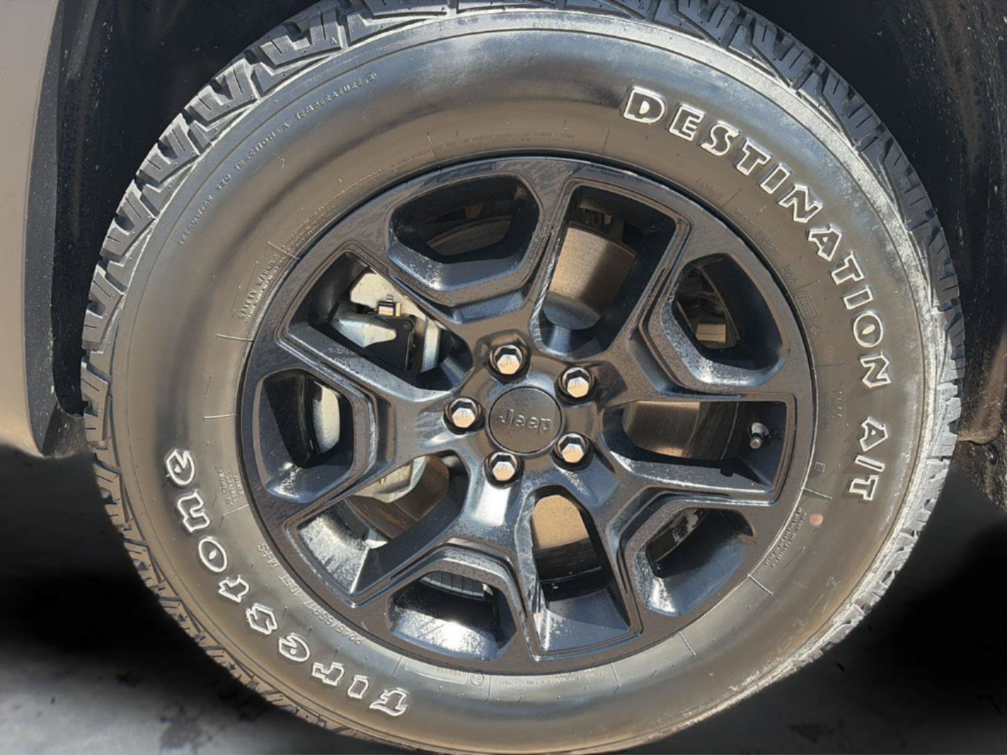 Used 2022 Jeep Cherokee Latitude AWD/4WD image 31
