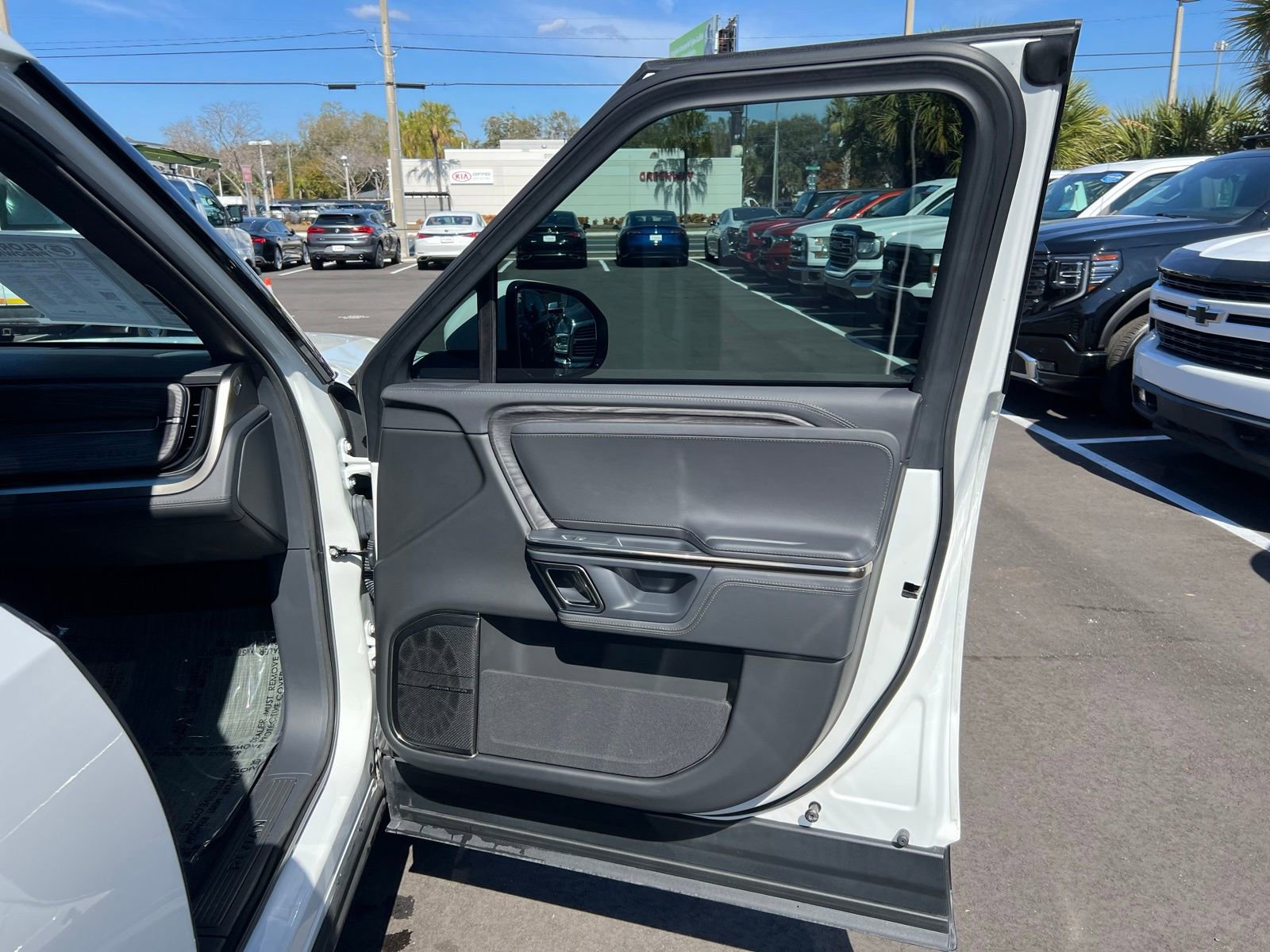 Used 2022 Rivian R1T Adventure image 49