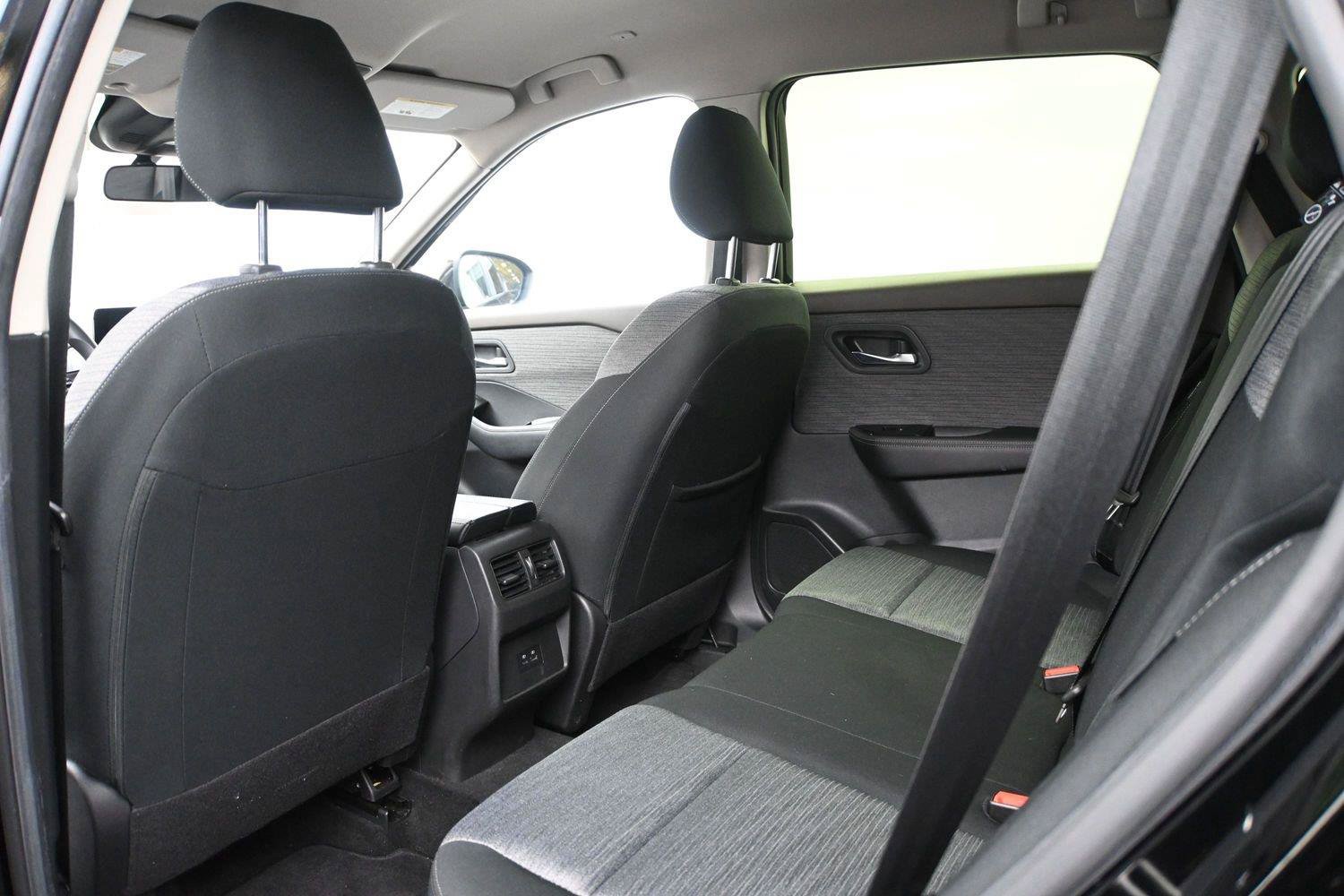 Used 2023 Nissan Rogue SV AWD/4WD image 31
