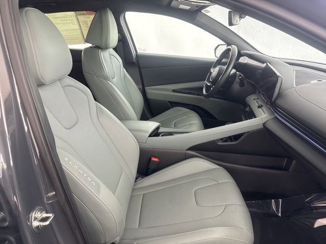Used 2024 Hyundai Elantra Limited image 22