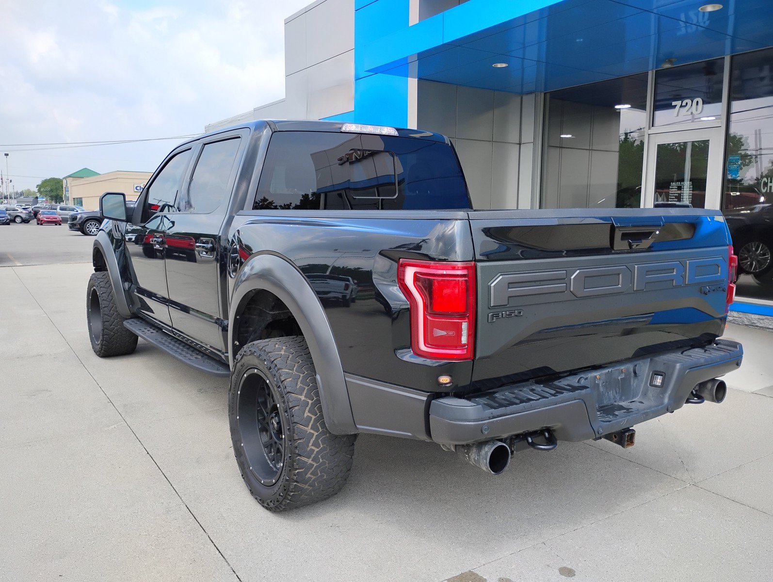 Used 2019 Ford F150 Raptor w/ Equipment Group 802A Luxury AWD/4WD image 9