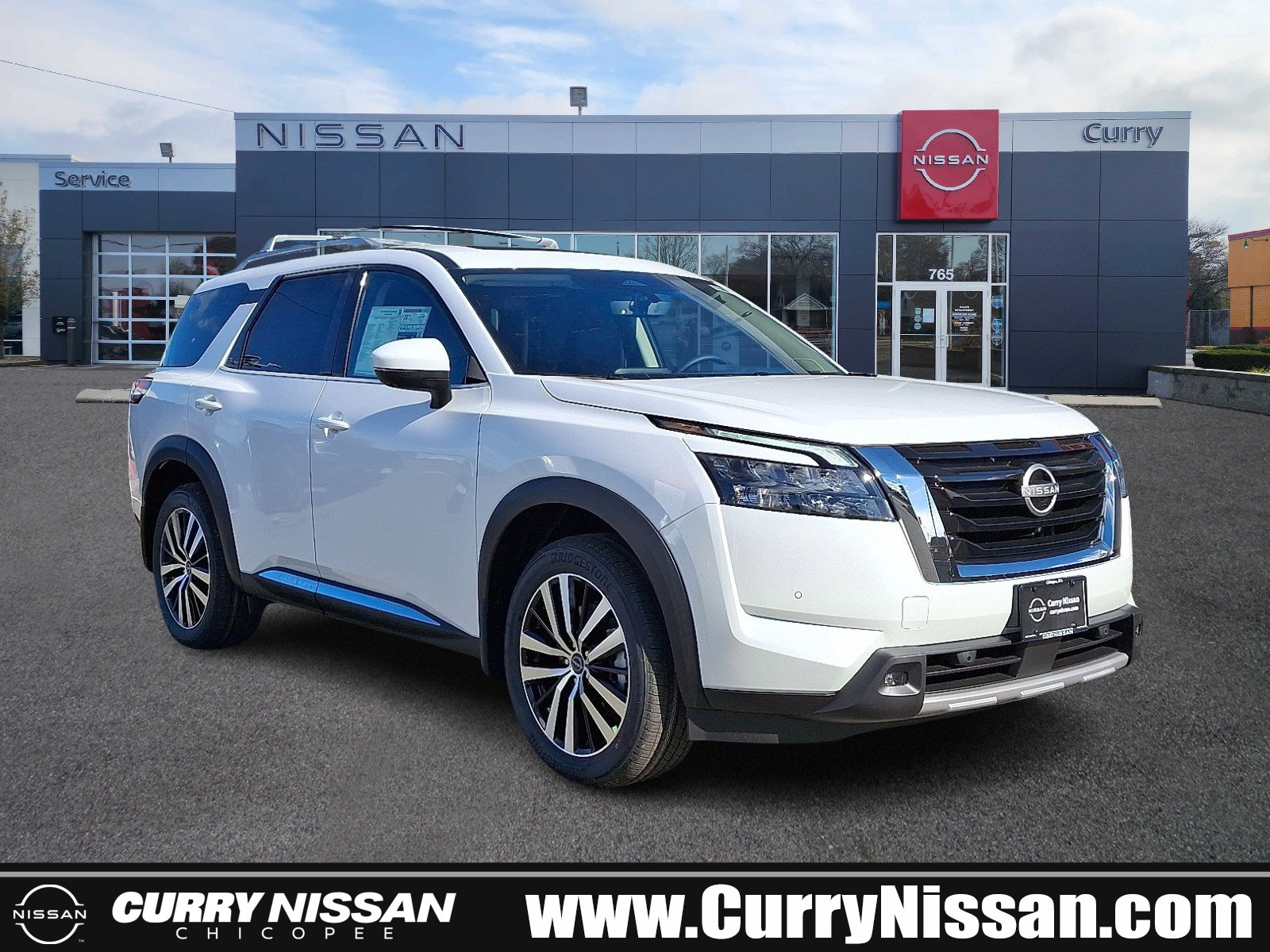 New 2025 Nissan Pathfinder Platinum w/ Cargo Package