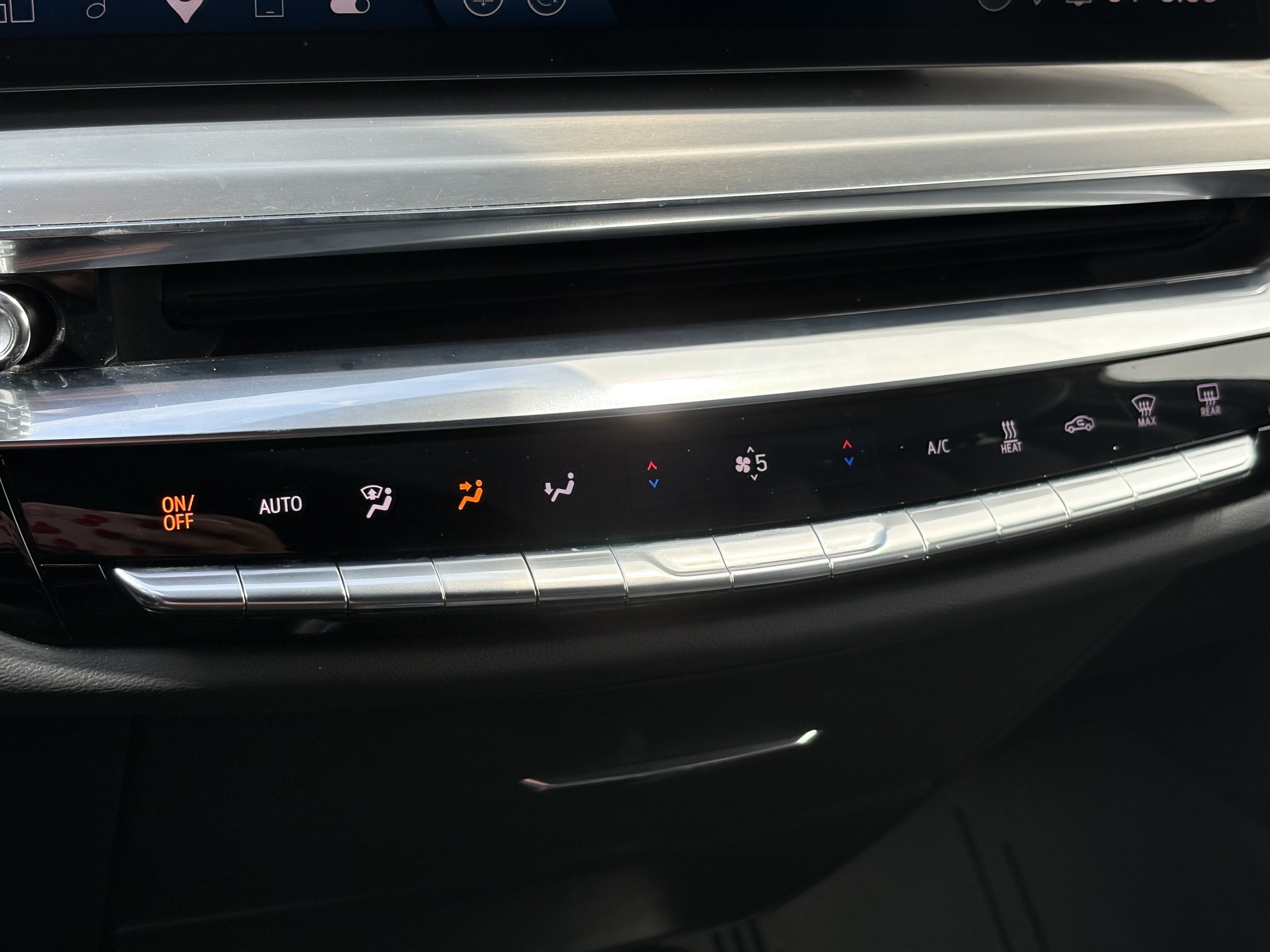 Used 2024 Cadillac Lyriq Luxury RWD image 22