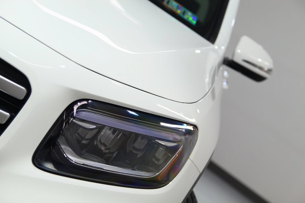 Used 2025 Mercedes-Benz GLB 250 4MATIC image 11