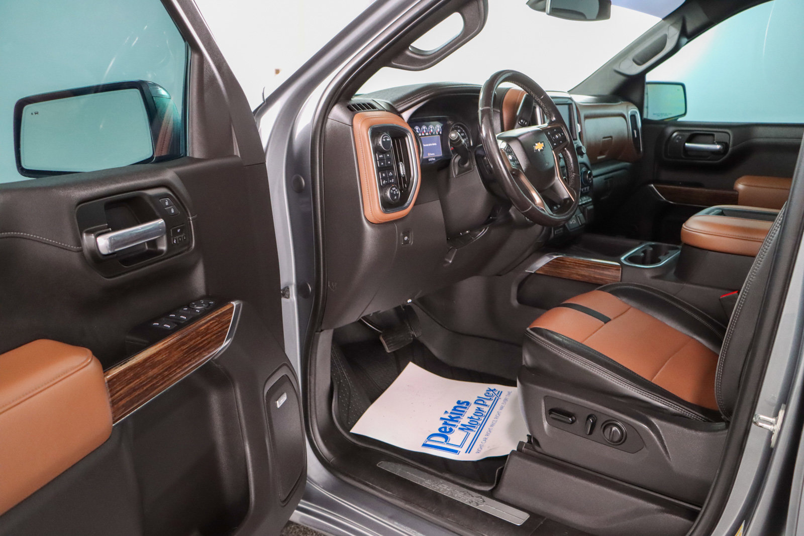 Used 2021 Chevrolet Silverado 1500 High Country image 3